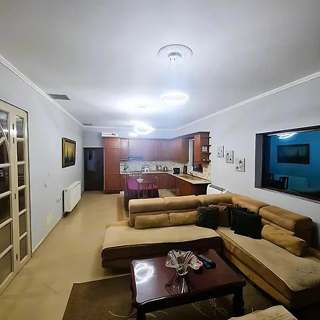 아파트 Llanaj 베라트