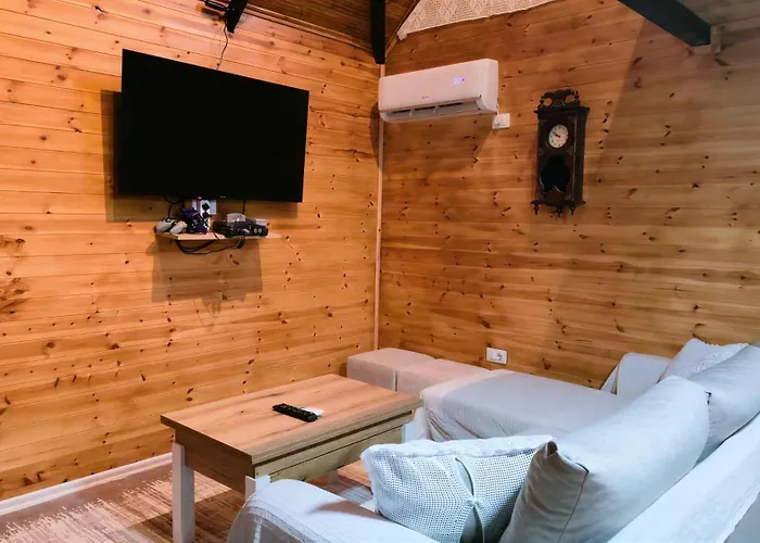 Llanaj דירה בראט